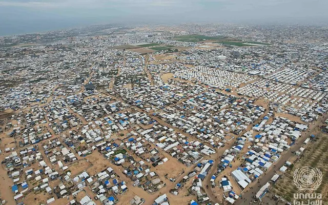 Luftaufnahme der Zelte vertriebener Palästinenser in al-Mawasi, Chan Junis