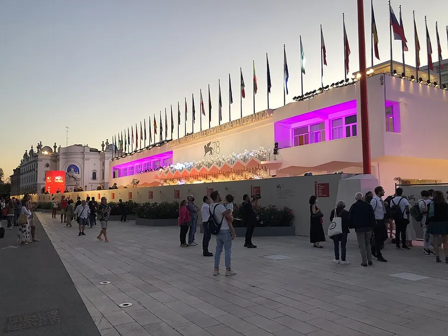 La Mostra de Venecia, donde se estrenó NAZA